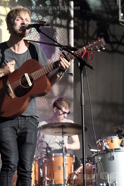 EWERT AND THE TWO DRAGONS - 2012-07-22 - PARIS - Parvis de l'Hotel de Ville - 